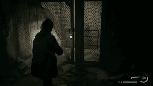 ボトルカッターで扉の鍵を破壊する