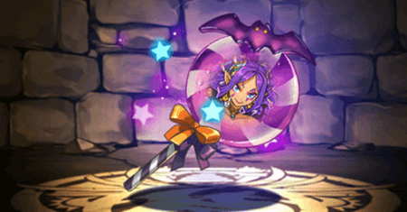 仮装祭の舞い手・ドゥルガーのキャンディ