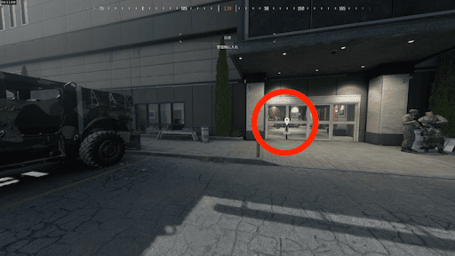 キーカードで管理棟に入る