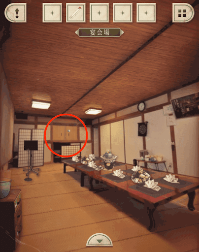 脱出ゲーム新館やすらぎの湯からの脱出_宴会場_奥の扉を拡大する