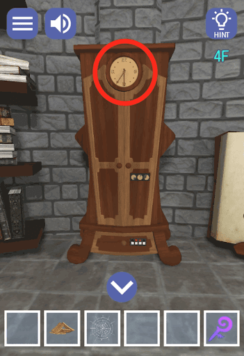 ドラゴンと魔法使いの住む塔_4階_上部の時計を拡大する