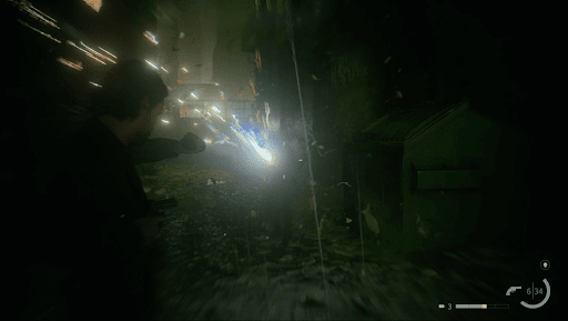 ライトと銃で闇を追い払いながら駅に戻る