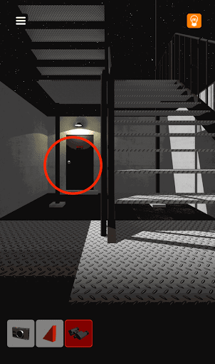 脱出ゲーム非常階段_1階_左側の扉をタップして中に入る