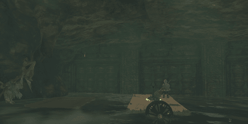 ウーロコ岬崖下の洞窟の突き当りで口笛を吹く