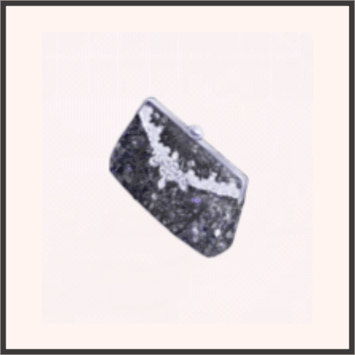 星石のクラッチバッグ