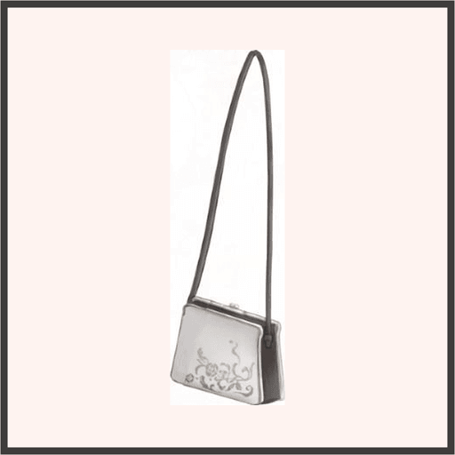 白いショルダーバッグ