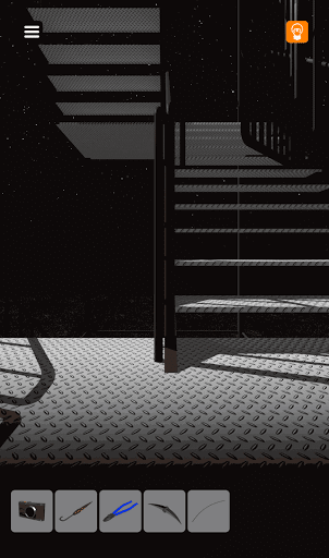 脱出ゲーム非常階段_3階_鉄柵を開けて4階に移動する