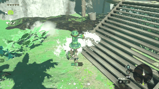 入口のヘドロを水で消して入る