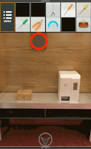 GarageHouse_地下に移動し壁の上の棚を拡大する